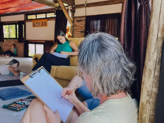 Momento de escrita e reflexão na shala
